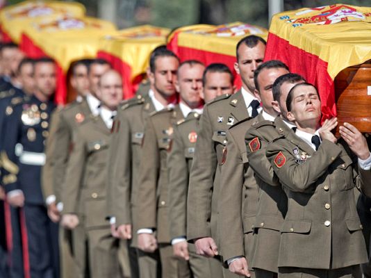 Telediario 1 - Dolor y emoción por los militares
