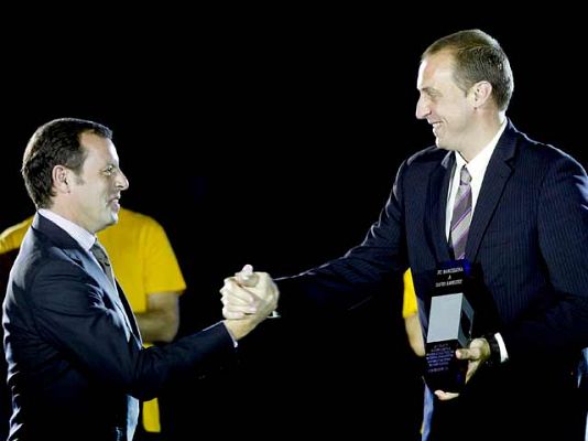 Telediario 1 - El Barça retira el '16' de Barrufet