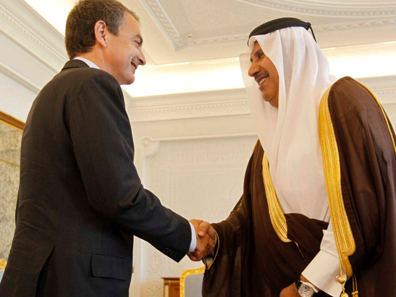 Catar promete invertir 300 millones en las cajas de ahorros españolas