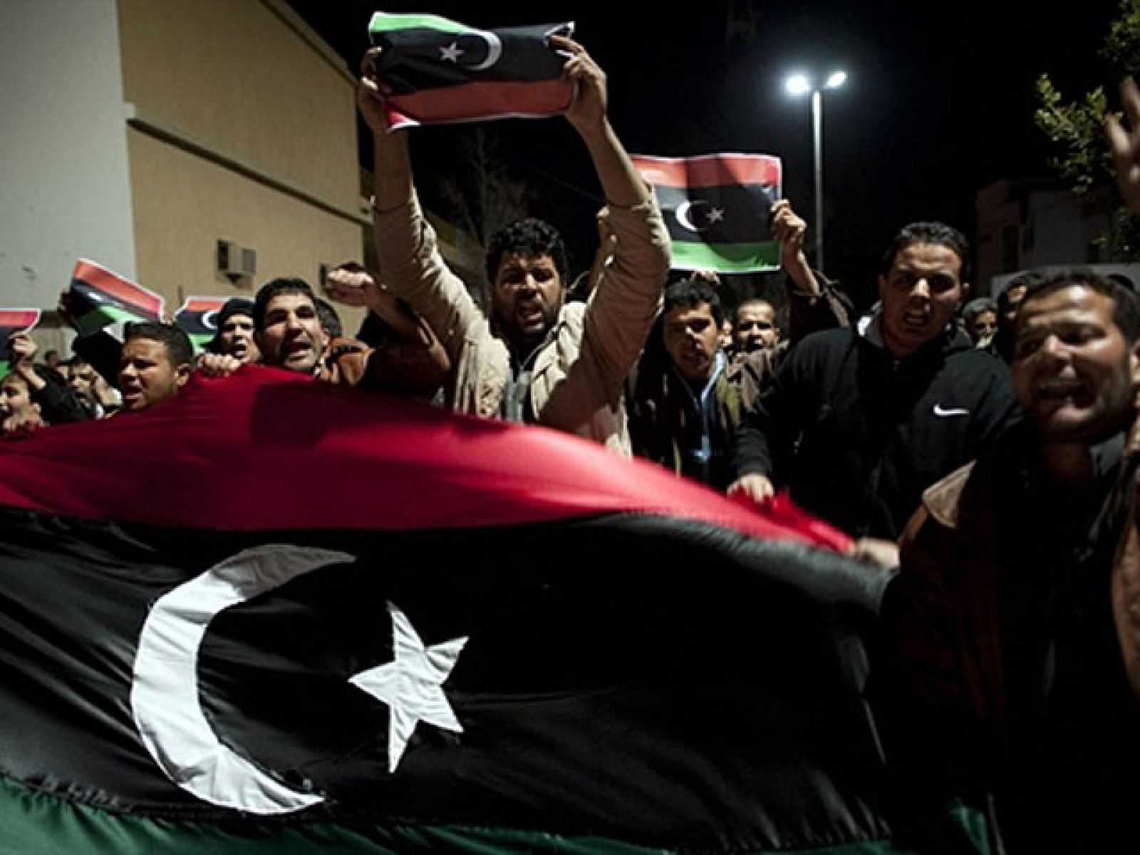Gadafi resiste en Trípoli