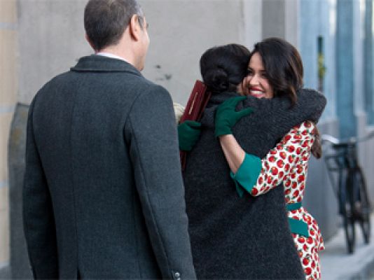 Amar en tiempos revueltos - Chelo, la estrella del barrio