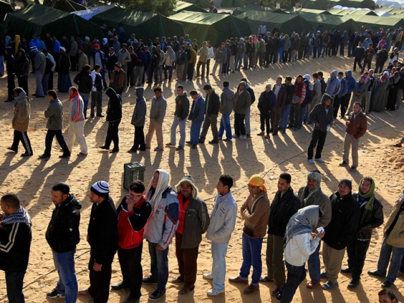 Los rebeldes libios consolidan sus posiciones ante un Gadafi acorralado