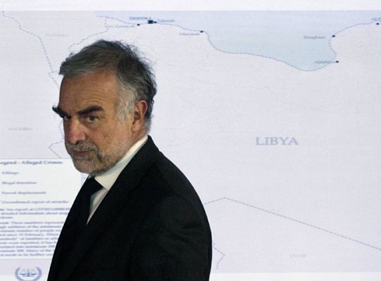 Telediario 1 - La crisis libia llega a La Haya