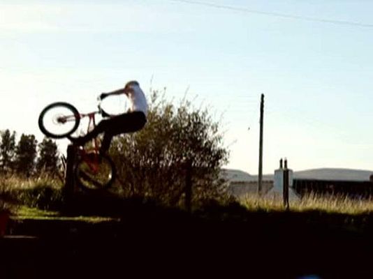  - Piruetas con la bicicleta