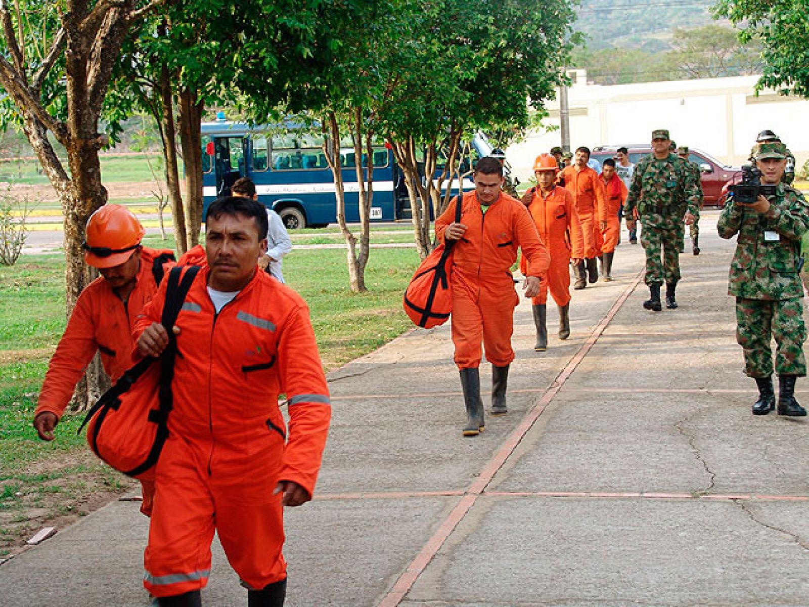 Liberan en Colombia a 22 de los 23 empleados de una petrolera secuestrados | Ver