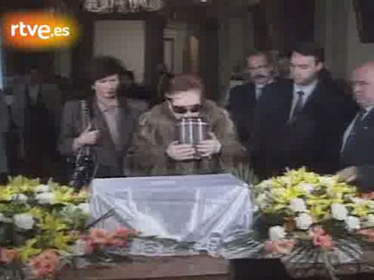 Escritores en el Archivo de RTVE - Muere el poeta Gabriel Celaya