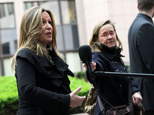  - Trinidad Jiménez reconoce que España mantiene contacto con los rebeldes libios