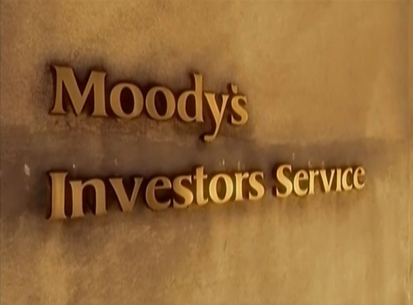 La agencia Moodys ha rebajado un escalón la calificación de la deuda española