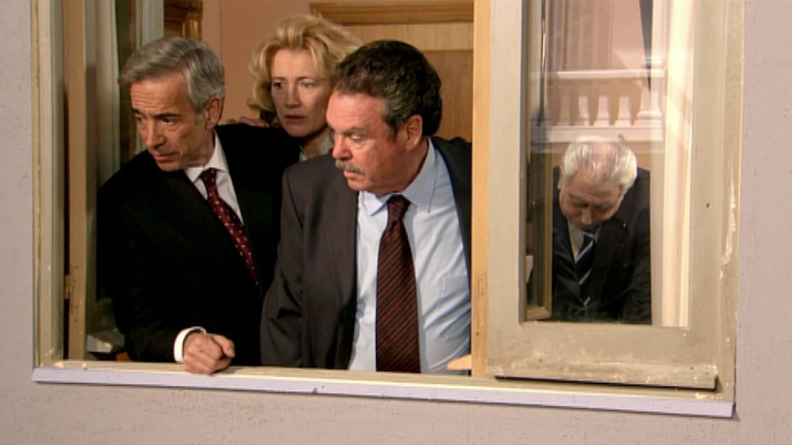 Cuéntame cómo pasó - T12 - Episodio 17: Los pies de barro - Ver ahora