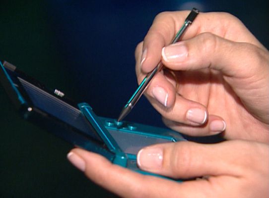 Telediario 1 - La nintendo Ds se reinventa ahora en 3 Dimensiones
