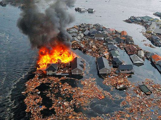 Telediario 1 - Telediario 2 en 4' - 11/03/11