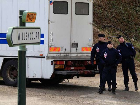 Telediario 1 - Sigue la operación contra ETA