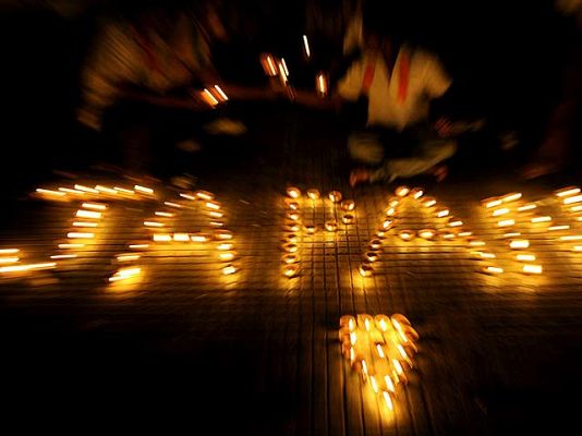 Telediario 1 - Telediario 2 en 4' - 12/03/11