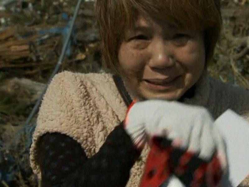 Reencuentro de víctimas tras el terrremoto en Japón