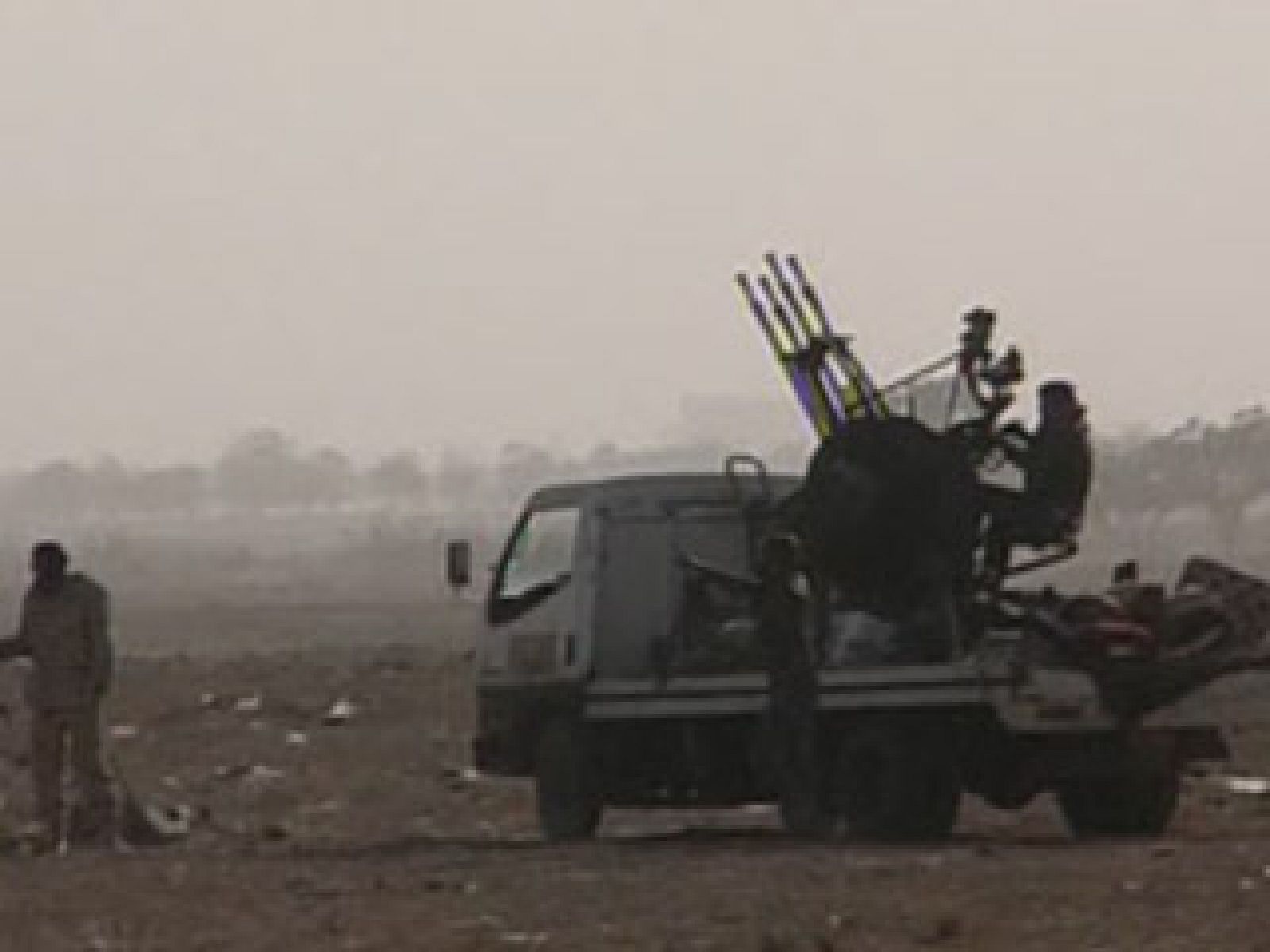 Las fuerzas de Gadafi bombardean puntos estratégicos de la resistencia