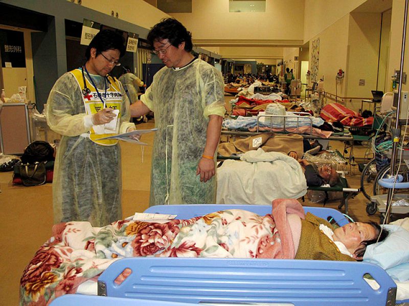 Llega la primera ayuda humanitaria a Japón | Ver