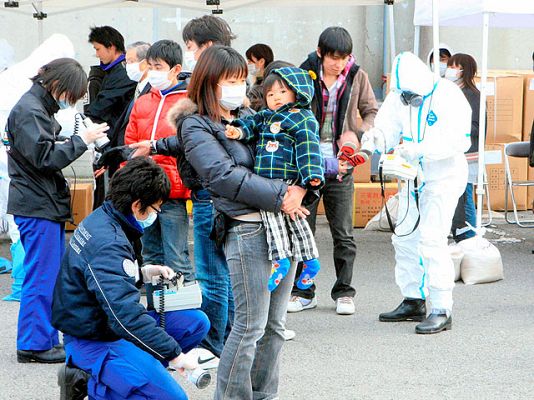 Telediario 1 - Telediario Matinal en 4' - 15/03/11