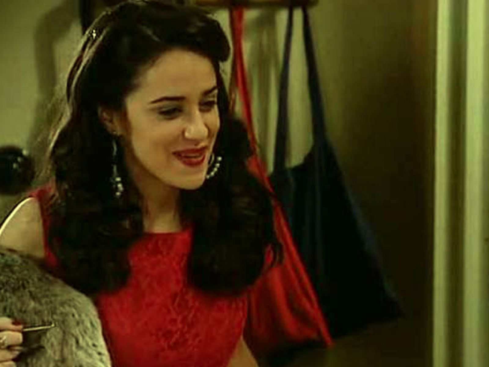 Amar - Chelo llega a casa borracha