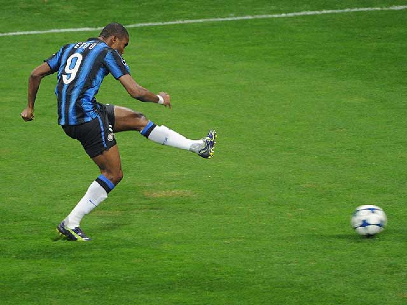 Eto'o metió el gol de la esperanza (0-1) | Ver