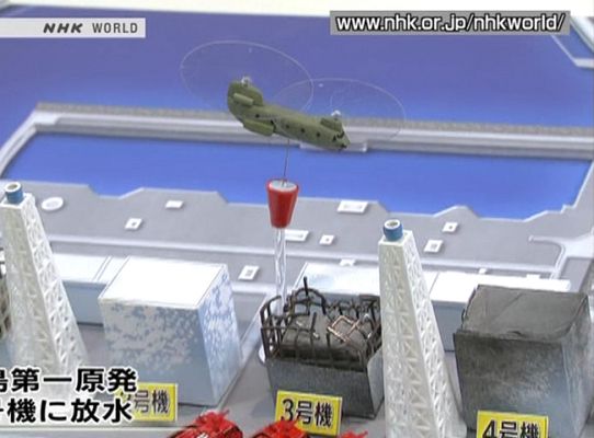  - Los helicópteros siguen tratando de enfriar los reactores