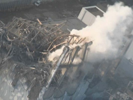 Telediario 1 - Japón lucha por enfriar Fukushima y evitar una catástrofe nuclear