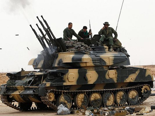 Telediario 1 - Las tropas de Gadafi siguen ganando terreno a los opositores