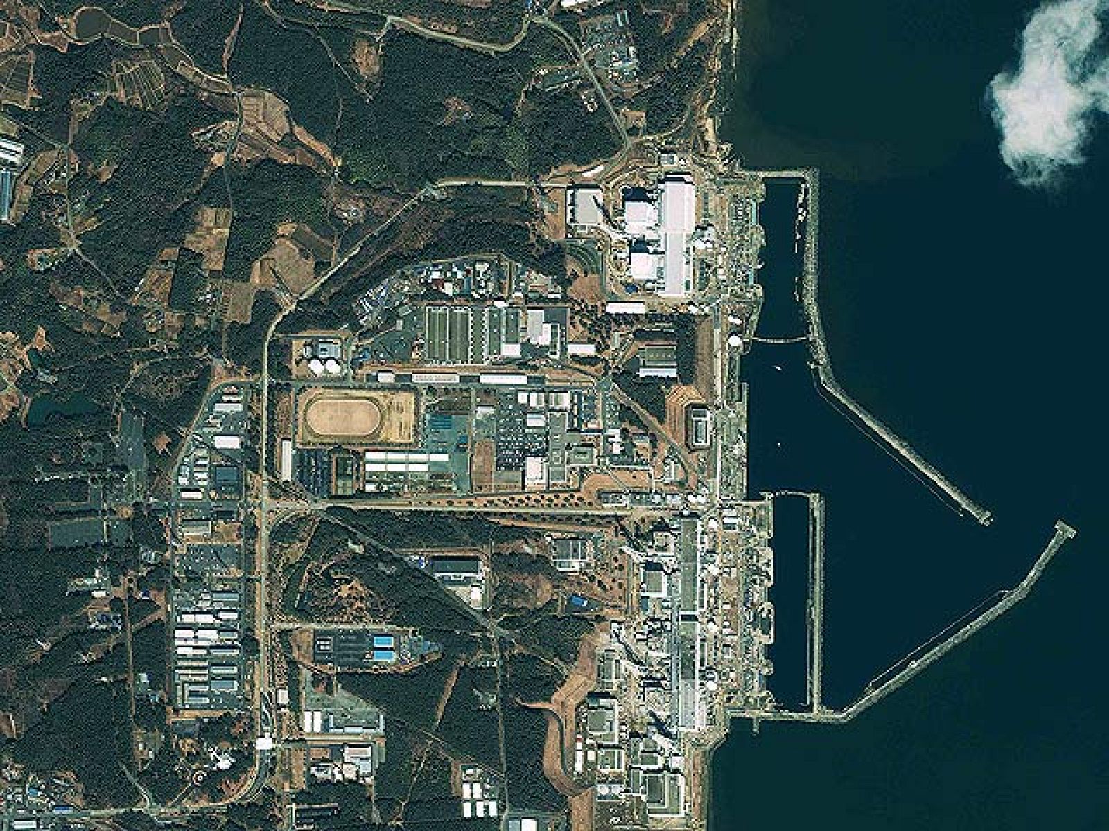 Los reactores 2, 3 y 4 de la central de Fukushima expulsan vapor - Informativo 24h | Ver