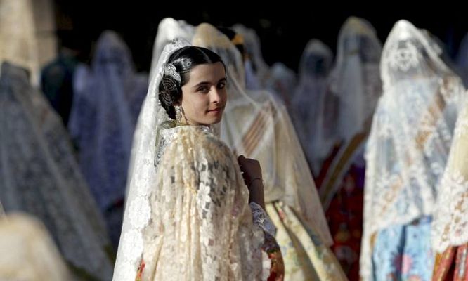 Fallas - Cien mil ramos para el manto