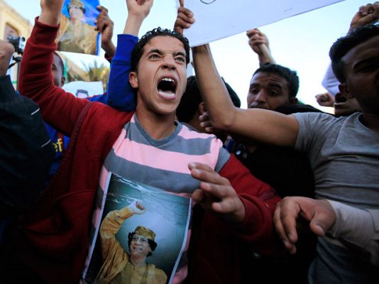 Telediario 1 - Gadafi anuncia un alto el fuego