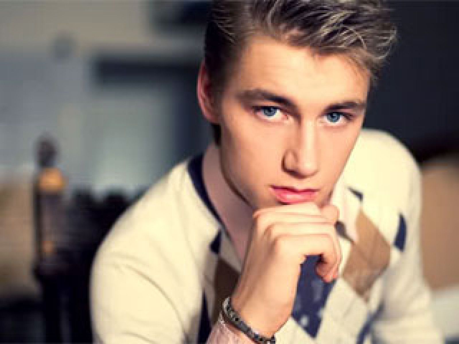 Eurovisión 2011 - Aleksey Vorobyov representa a Rusia con "Get you" - Eurovisión | Ver