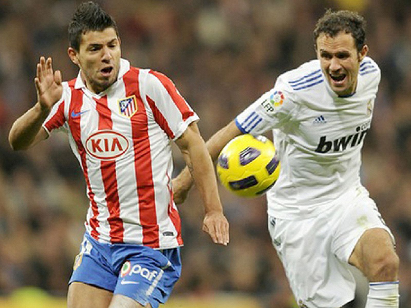 La pasión, la intensidad y la tensión de un derbi medirán mañana las opciones de Liga del Real Madrid, en un duelo transcendental para sus aspiraciones en el Vicente Calderón, donde el Atlético desafía los pronósticos y una racha de más de once años