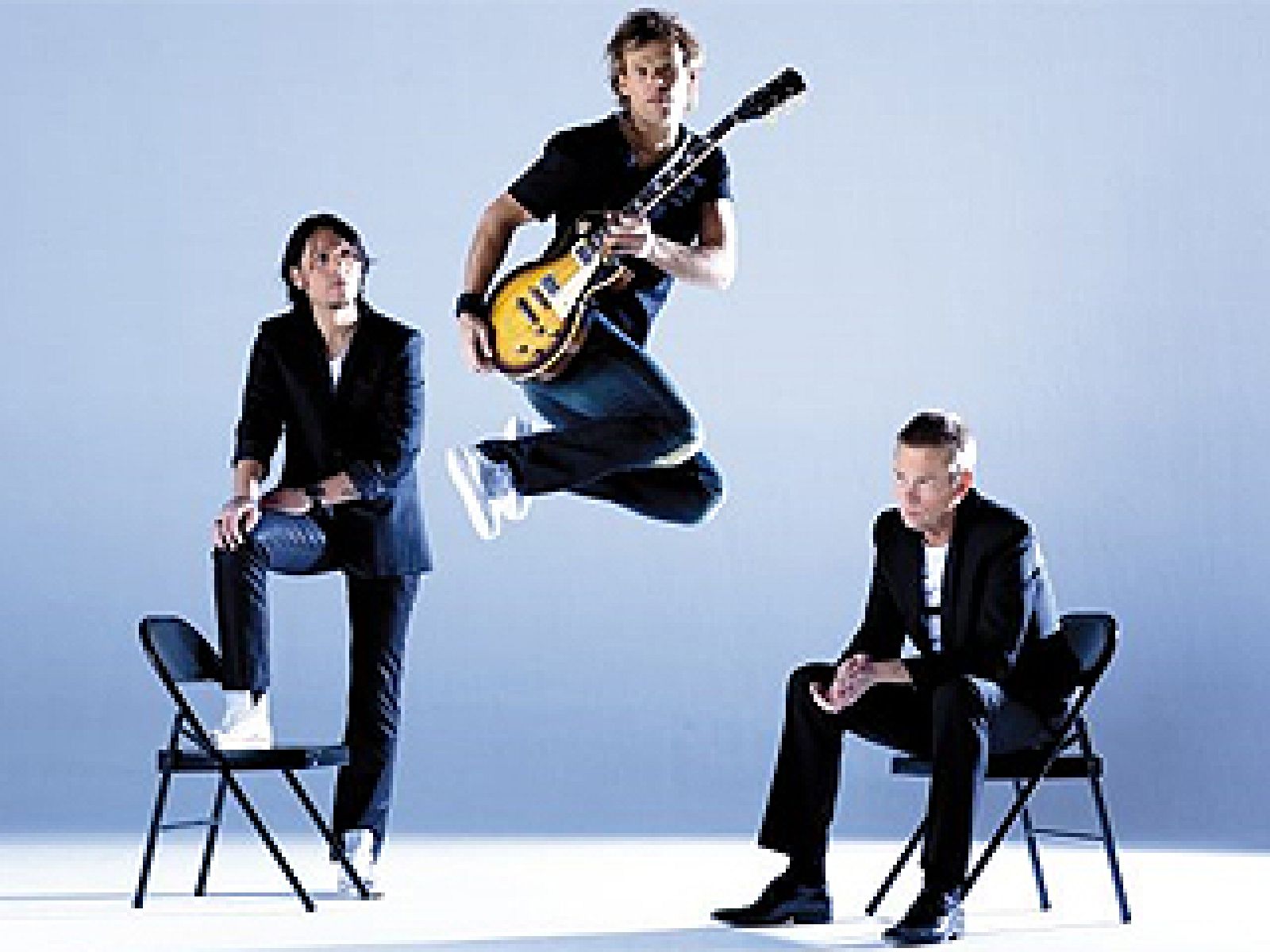 Eurovisión 2011 - 3JS representa a Países Bajos con "Je Vecht Nooit Alleen" - Eurovisión | Ver