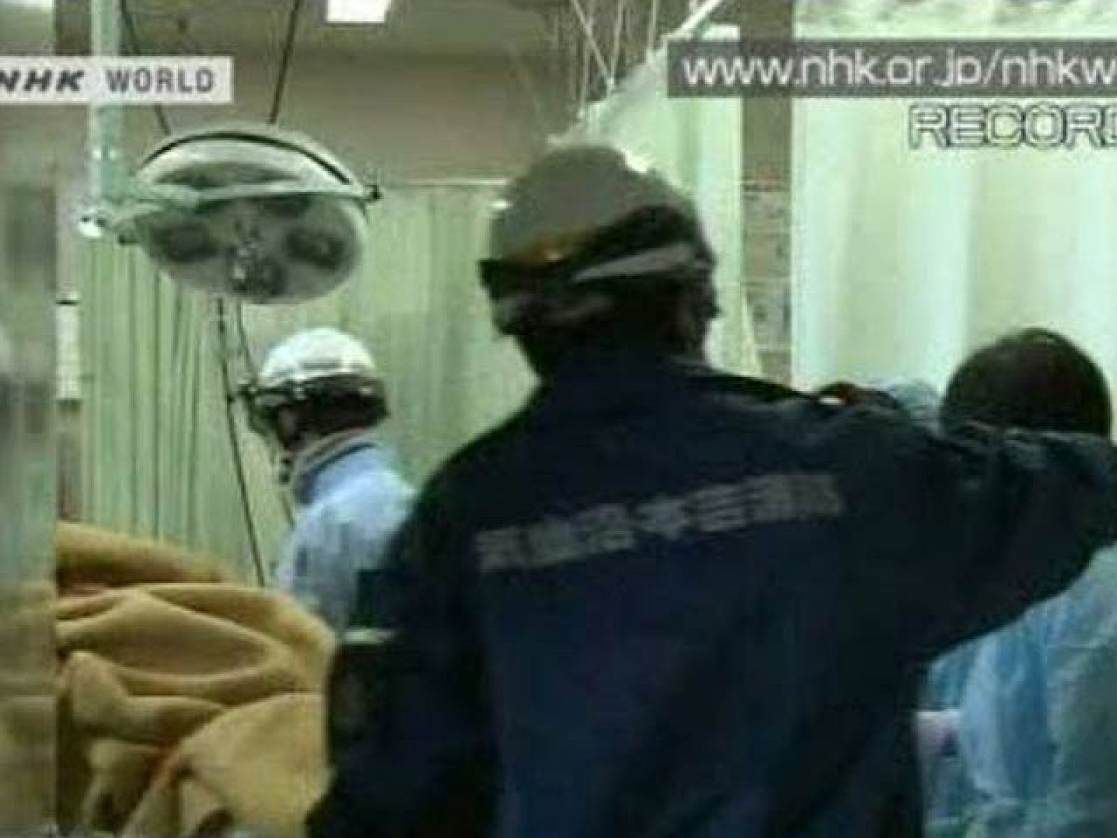 Rescatan a un joven tras 8 días atrapado bajo los escombros - Informativo 24h | Ver