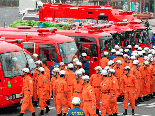 Telediario 1 - Los bomberos enfrían el reactor 3