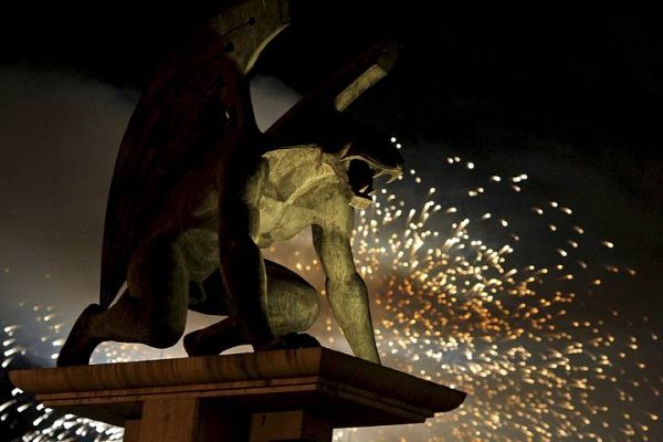 Fallas - Fuegos artificiales como preludio de la Cremà
