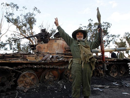  - 50.000 soldados de Gadafi