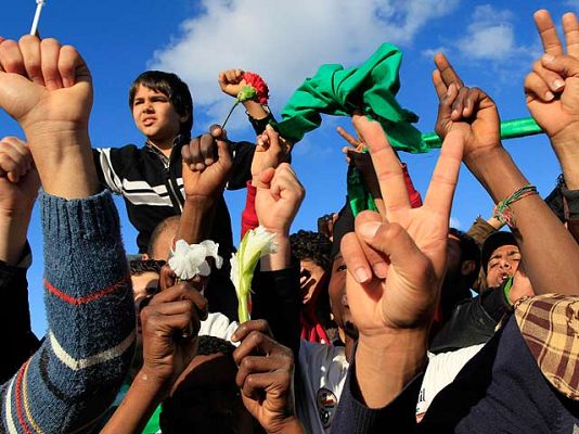 Telediario 1 - Telediario 2 en 4' - 20/03/11