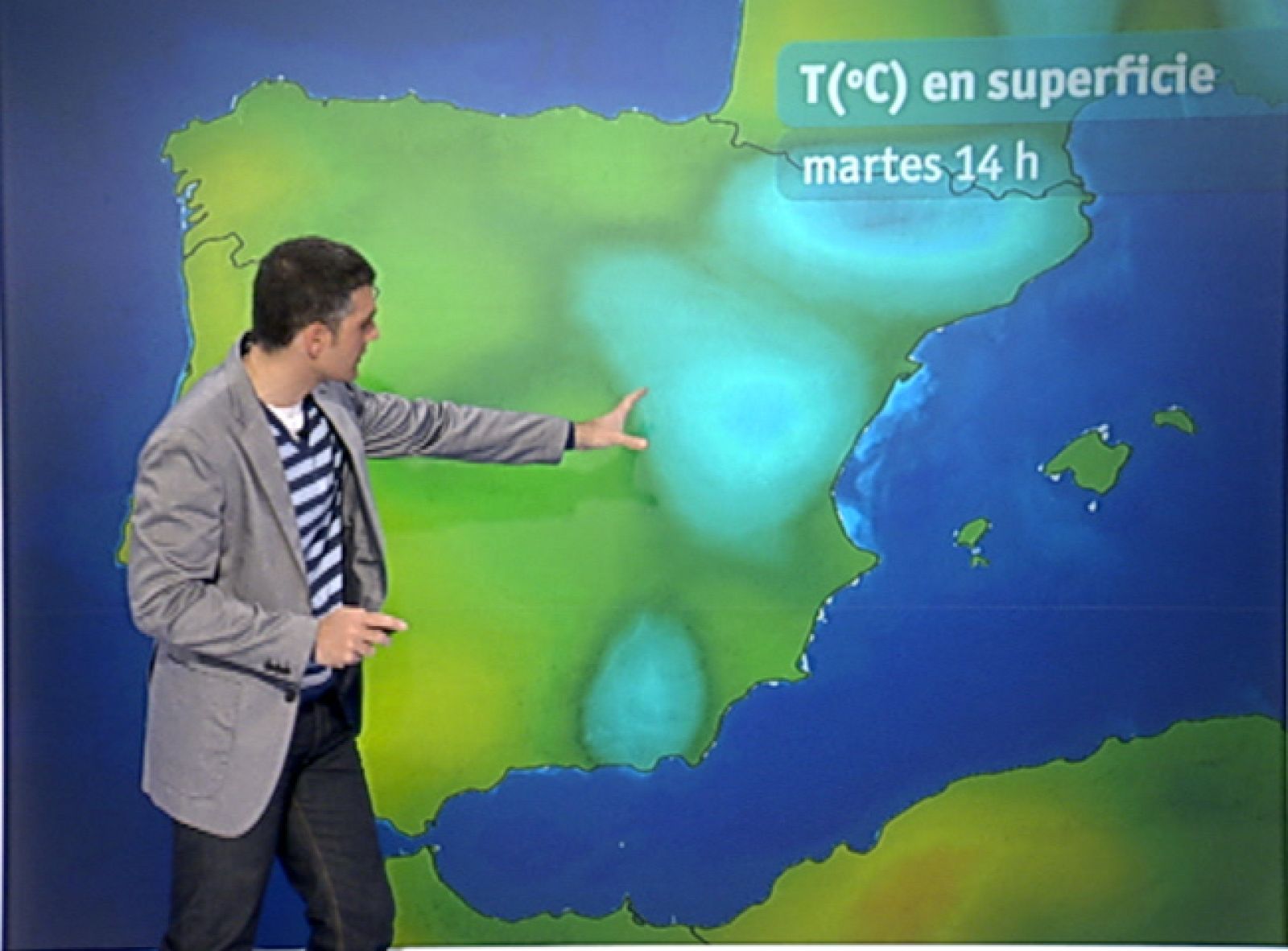 Viento de levante fuerte en el Estrecho y precipitaciones en el este