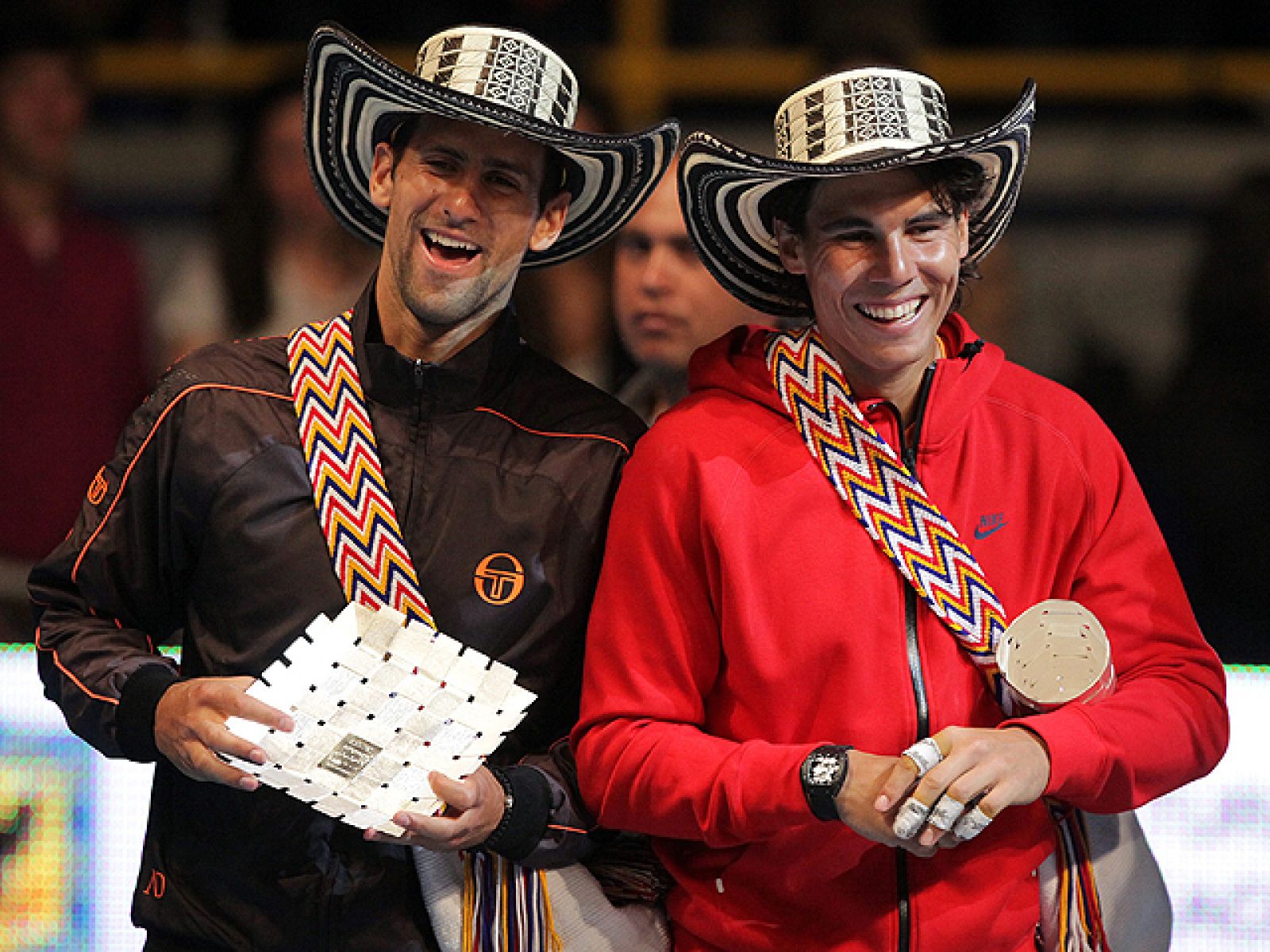 Que los dos mejores tenistas del mundo, Rafael Nadal y Novak Djokovic, en ese orden, visitaran Colombia parecía una utopía que se hizo realidad hoy y se inscribe como uno de los sucesos más trascendentales en la historia del tenis del país. Ha sido u