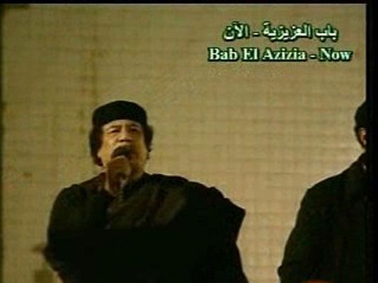  - Gadafi comparece antes sus fieles