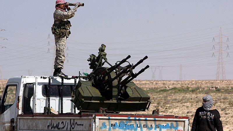 Ajdabiya, ciudad fantasma ante la presencia de las tropas de Gadafi