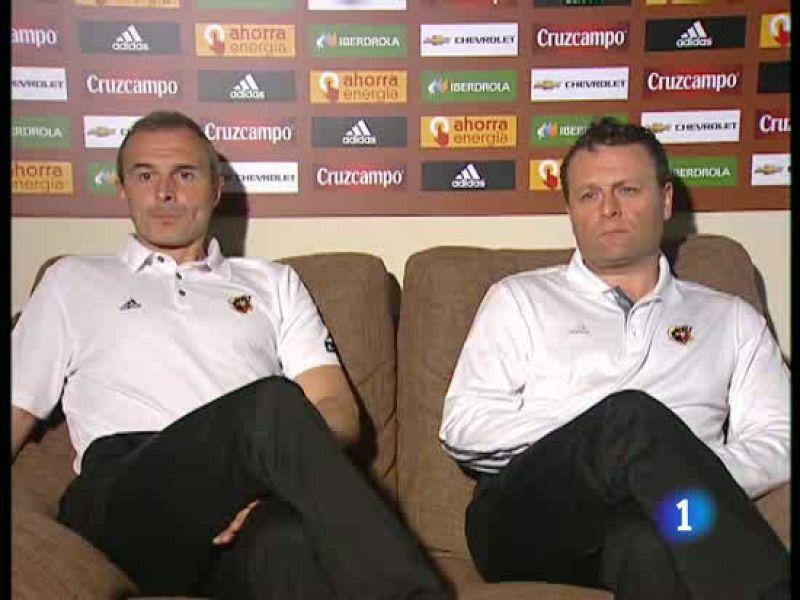 Óscar Celada y Juan Cota son los médicos de la selección española de fútbol. Aseguran que los futbolistas de la Roja están al día en las pruebas antidopaje