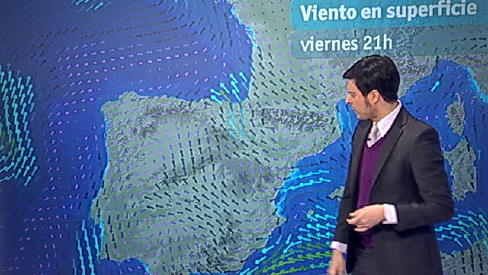 Viento fuerte en el Estrecho y nuboso en la Península
