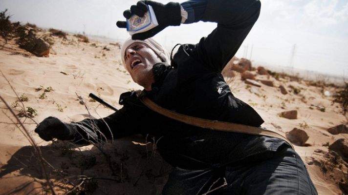 Telediario 1 - Aumenta la presión contra Gadafi