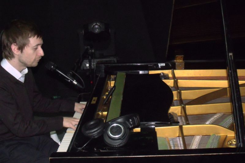 Neil Hannon versiona "Everybody Knows" de Leonard Cohen - La radio que se ve | Ver