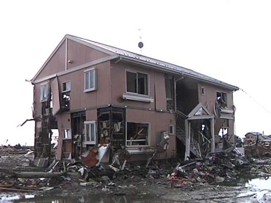 Telediario 1 - Las tareas de reconstrucción en Jap