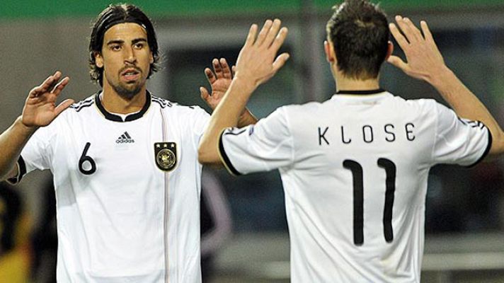 Telediario 1 - Löw libera a Khedira y Özil