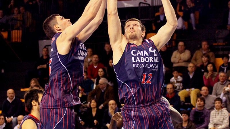 El triple de Teletovic que dio la victoria al Caja Laboral lidera la lista de las tres mejores jugadas de la jornada 27 en la Liga ACB.