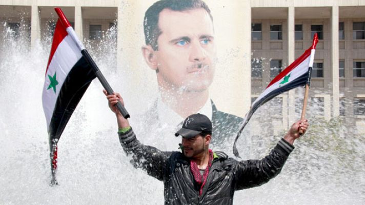  - Asad deja caer a su Gobierno para calmar las protestas