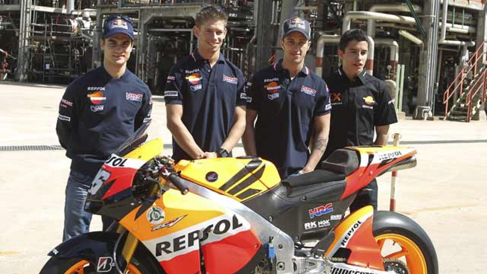 Los pilotos Repsol: Pedrosa, Stoner, Márquez y Dovizioso se han reunido para atender un compromiso publicitario